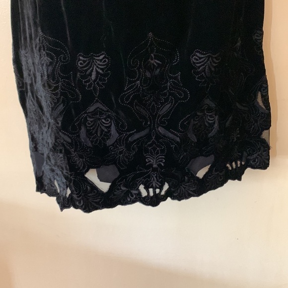 Tahari crushed black crushed velvet cocktail dress size 2 - Picture 3 of 10